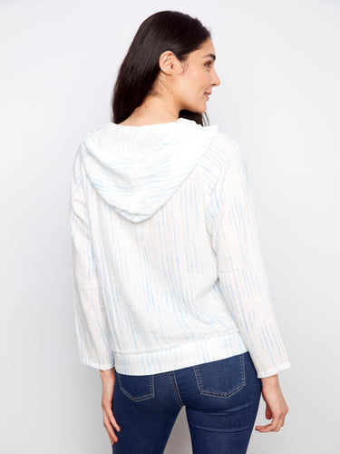 Crafted from 100% cotton, this comfortable top offers breathable wear for any casual day out. Designed by Charlie B.
