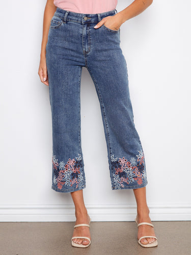 These cropped length jeans come with five pockets for practicality, perfect for pairing with your favorite top by Charlie B.
