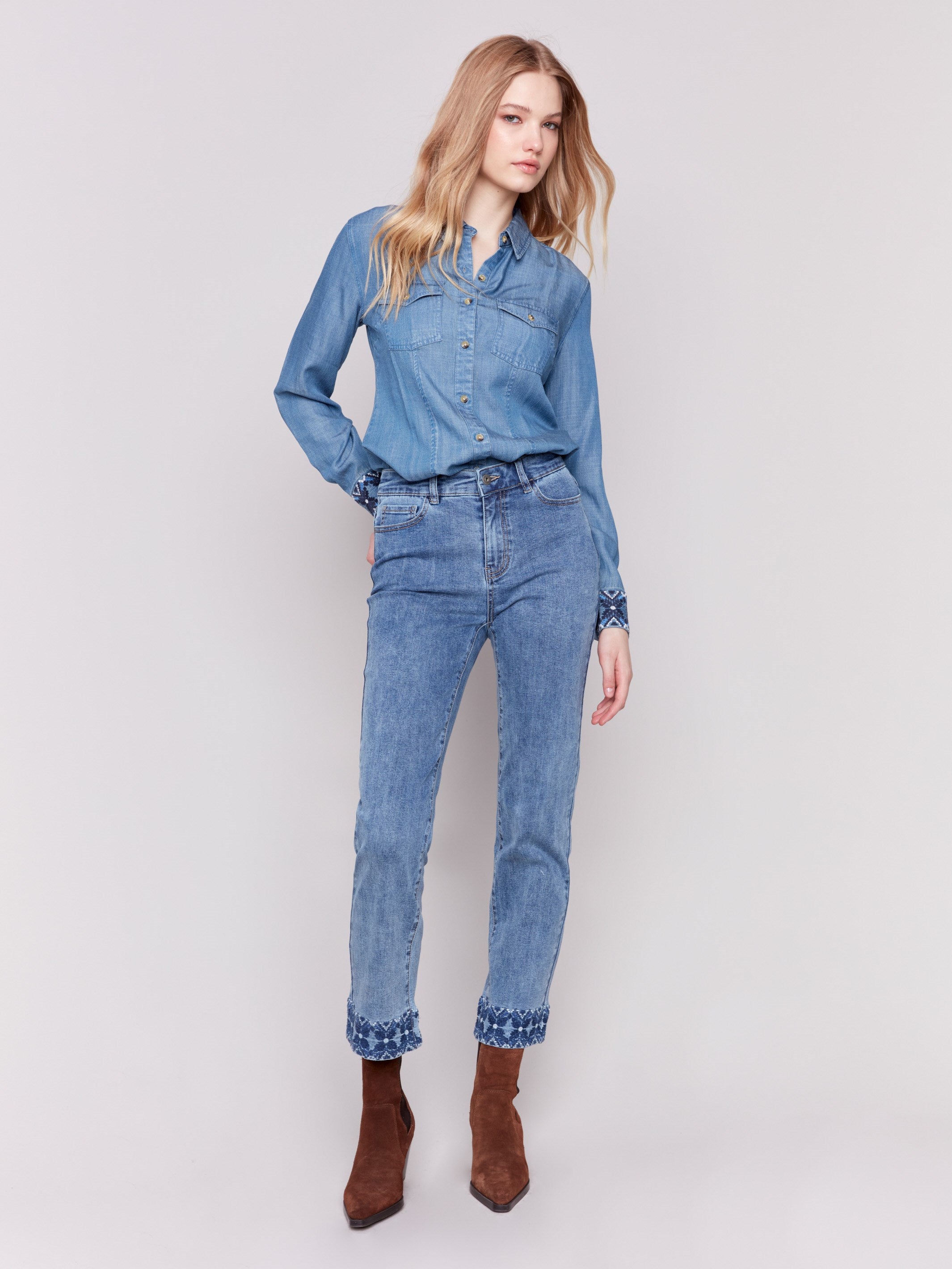 Jeans with embroidered cuff hotsell