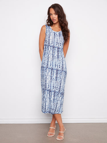 Elegant sleeveless dress with a striking Baroque print, designed to enhance your summer wardrobe by Charlie B.