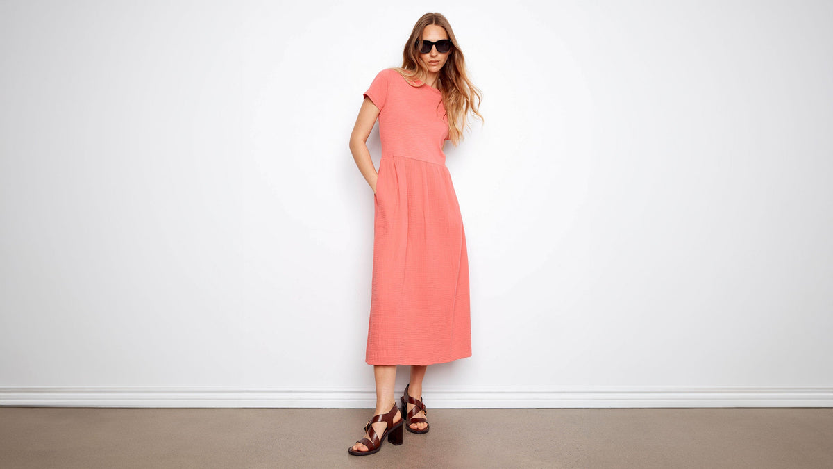 casual midi dress outfit ideas How to Style a Dress: 10 Guide Size CN/US:XXXL / 16 FitName-Maxi Wear sneakers Victorian Wedding Dress –