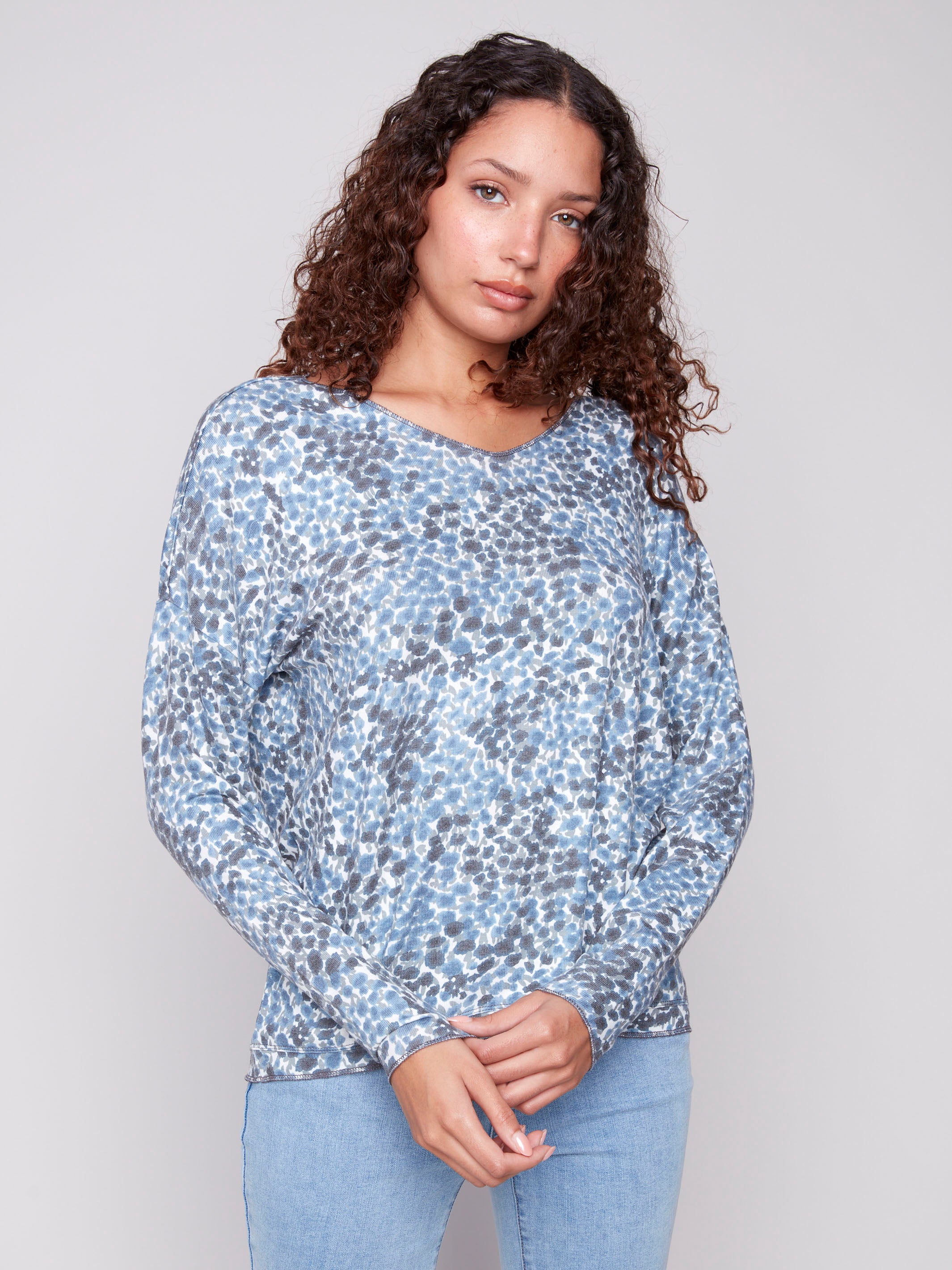 Chic long-sleeved blue top with a comfortable V-neck design by Charlie B.