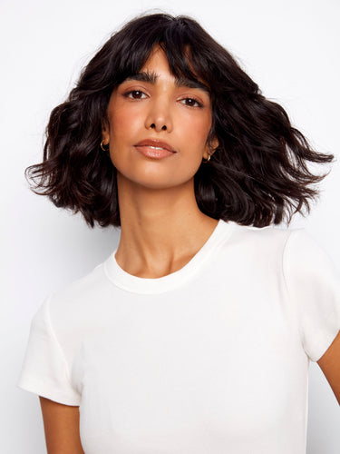 Classic crew neck T-shirt in white with ribbed detailing, combining comfort and elegance by Charlie B.