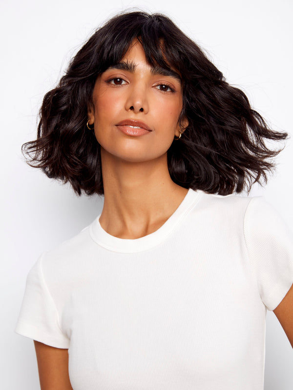 Classic crew neck T-shirt in white with ribbed detailing, combining comfort and elegance by Charlie B.