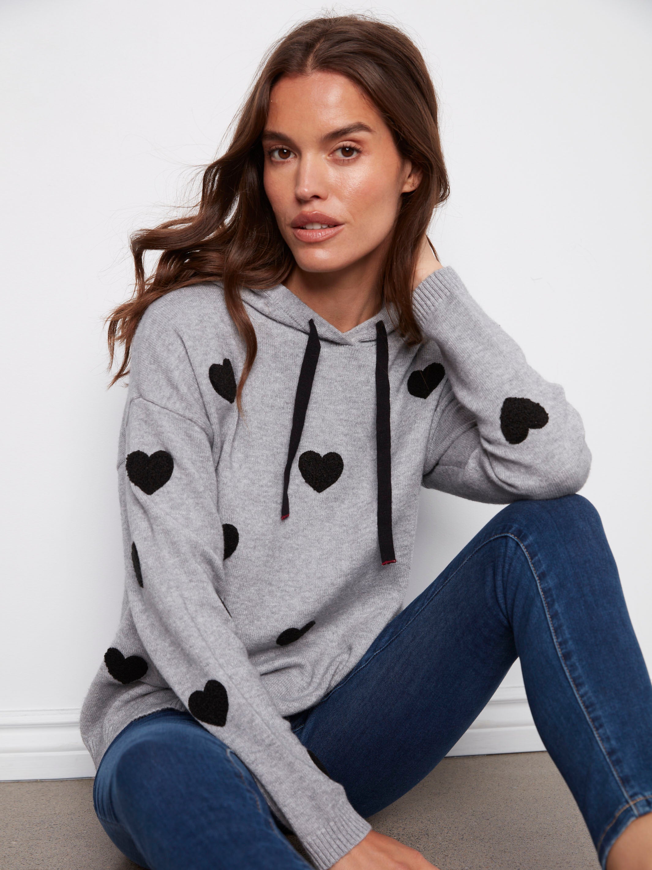 Relaxed fit grey hoodie sweater with heart motifs, perfect for cozy days by Charlie B.