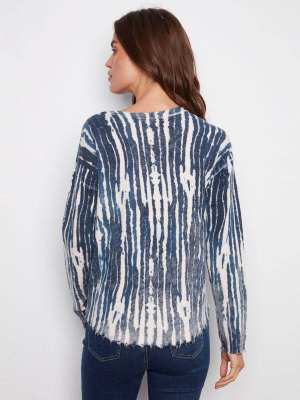 Reversible Printed Plush Sweater With Frayed Edges - Stream