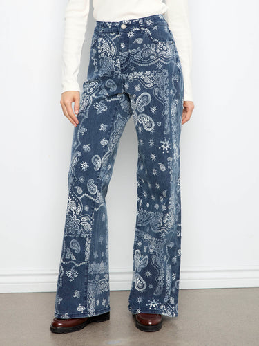 Enjoy ultimate comfort with the regular rise design of these fashionable paisley print trousers crafted elegantly by Charlie B.