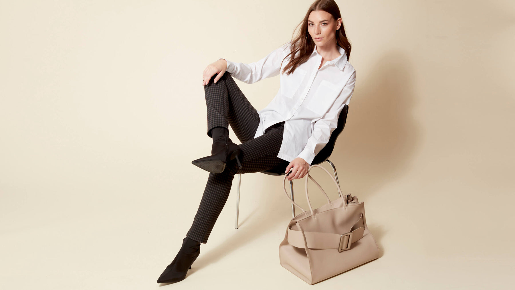 Women's Workwear Editorial - White Loose Poplin Shirt - Charlie B Collection