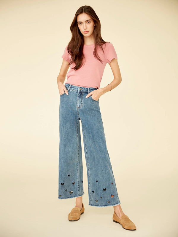 Natural tone highlights the elegant simplicity of this ribbed semi-fitted T-shirt by Charlie B.