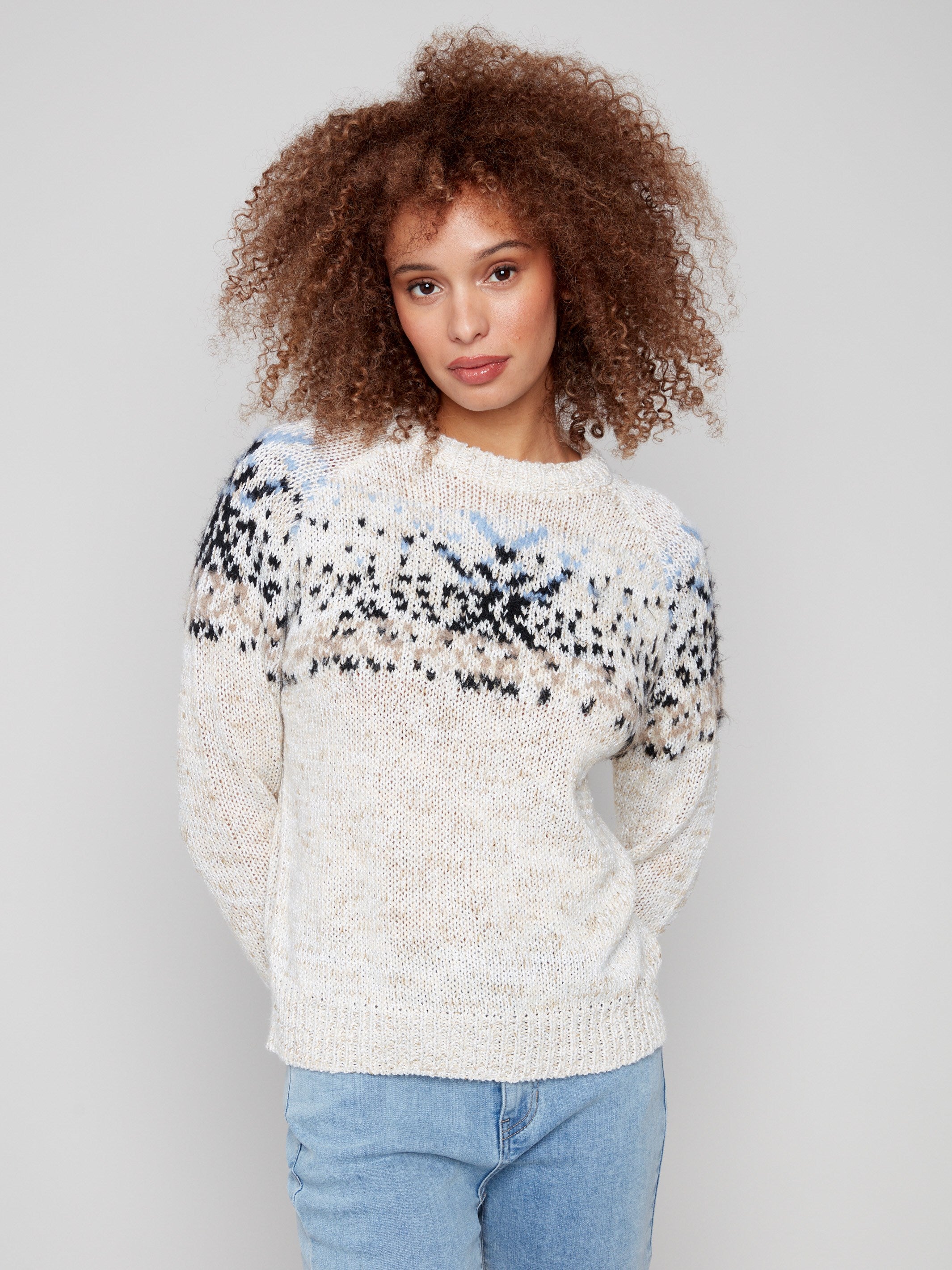 Chic ecru sweater with a classic crew neck and soft jacquard texture by Charlie B.