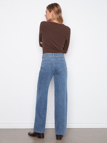 The 5-pocket design of these jeans offers practicality without sacrificing style. A must-have addition to any wardrobe by Charlie B.