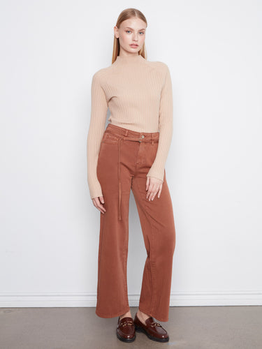 Designed with a regular rise, these full-length pants ensure classic comfort by Charlie B.