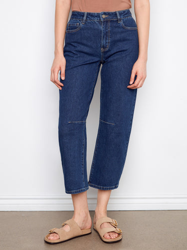 These jeans in stretch denim offer comfort and style, with a regular rise and flattering fit that's ideal for everyday wear by Charlie B.