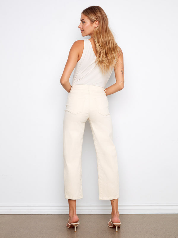 Cropped natural-colored jeans with a 5-pocket design in stretch twill fabric, emphasizing the comfortable regular rise by Charlie B.