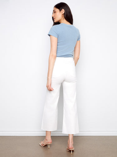 With 5 pockets, these pants provide functionality without compromising on style or comfort. By Charlie B.