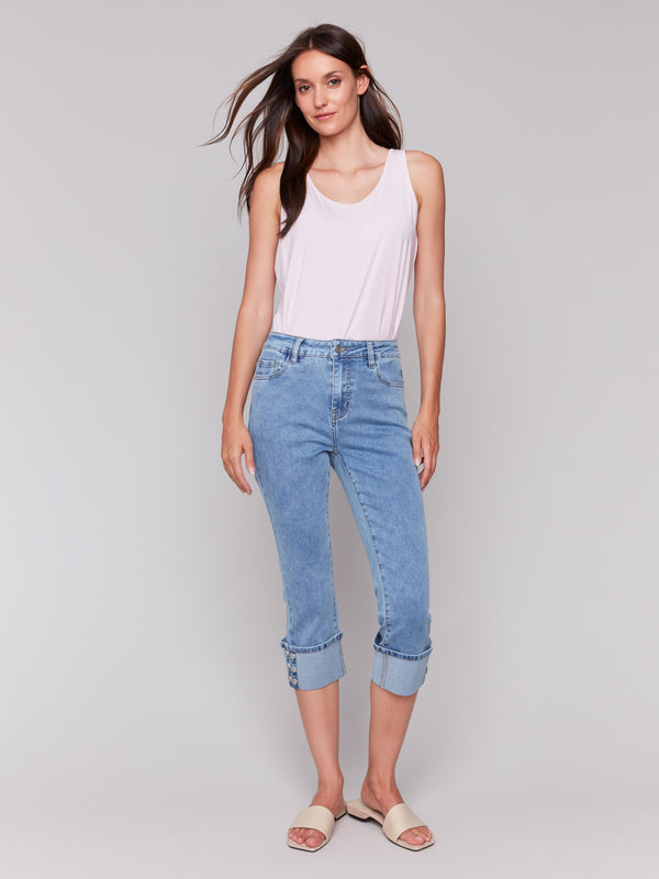 Five-pocket light blue denim with a modern slim fit by Charlie B.