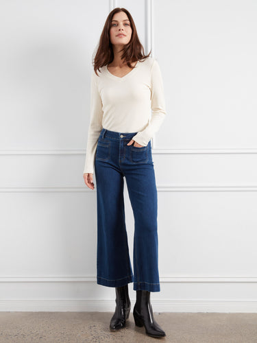 Fashionable regular rise jeans with stylish patch pockets in premium stretch fabric. By Charlie B.