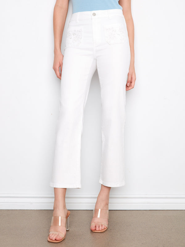 These white cropped jeans feature a regular rise and stylish eyelet-embroidered pockets by Charlie B.