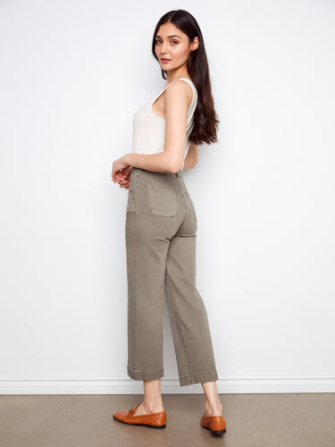 Made from stretch twill fabric, these pants provide flexibility and comfort throughout the day. An essential piece crafted by Charlie B.
