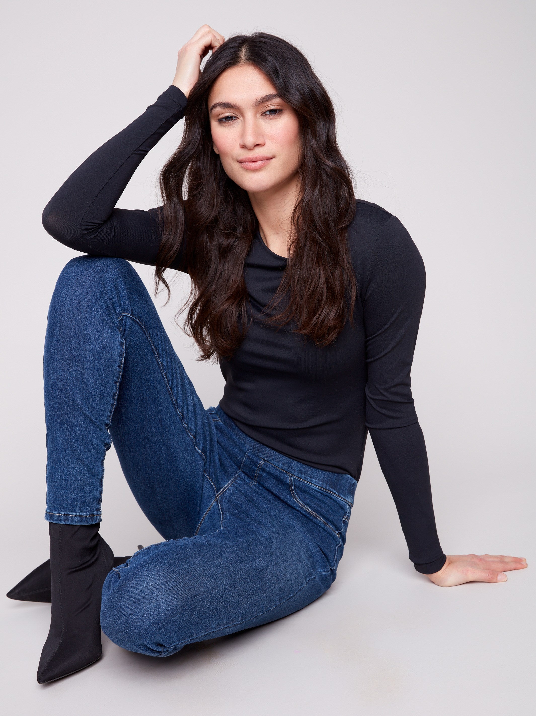 Designed with regular rise, these skinny jeans provide a flattering silhouette by Charlie B.