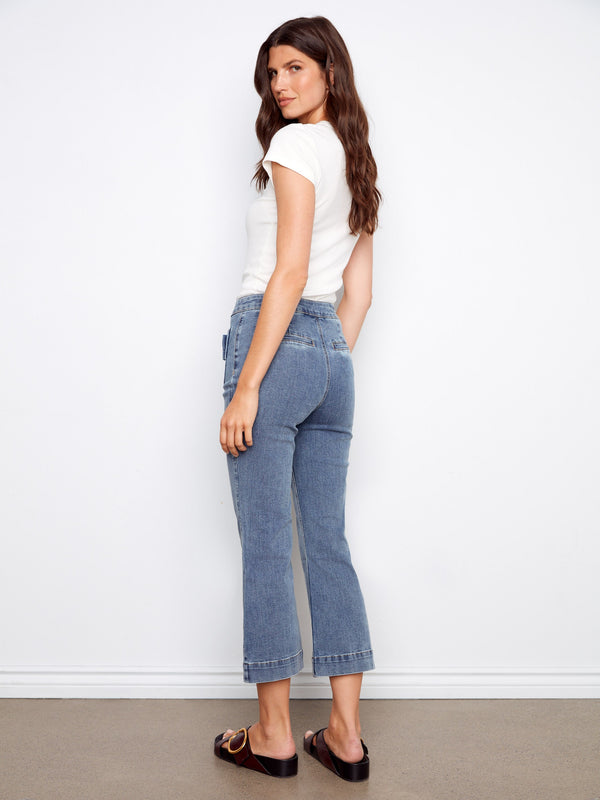 With patch pockets adorned with bows at the hip, this pair adds playful detail to your wardrobe essentials by Charlie B.