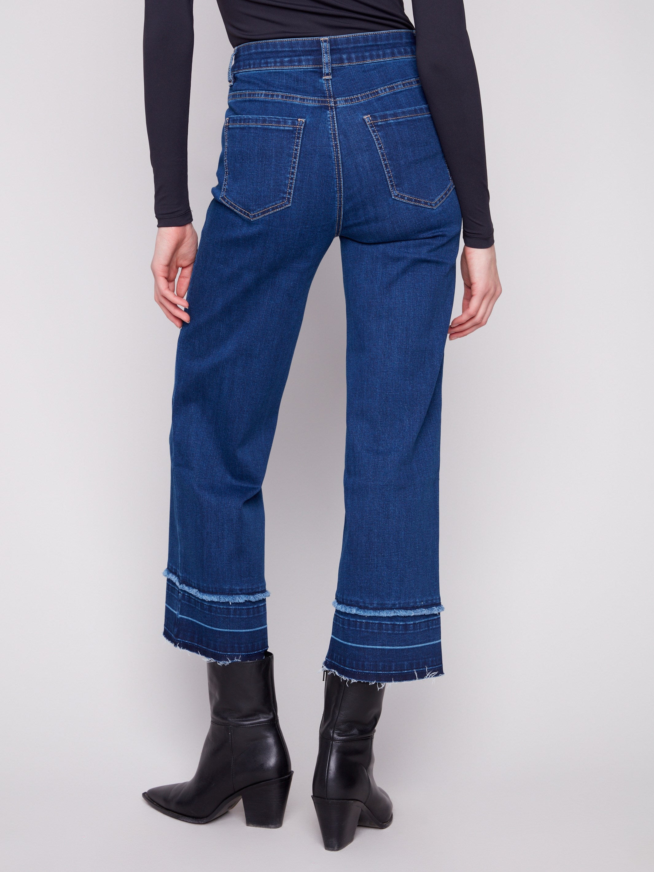 Regular rise indigo jeans with a chic cropped length, ideal for any casual occasion by Charlie B.