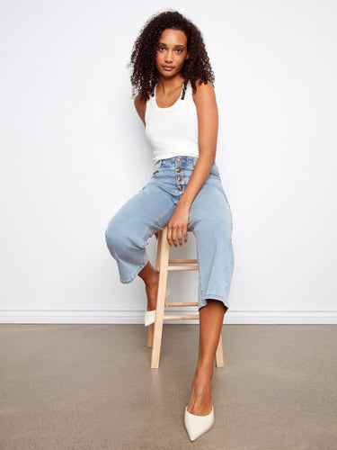 Straight-leg cropped jeans in light blue with a regular rise, designed for modern style by Charlie B.