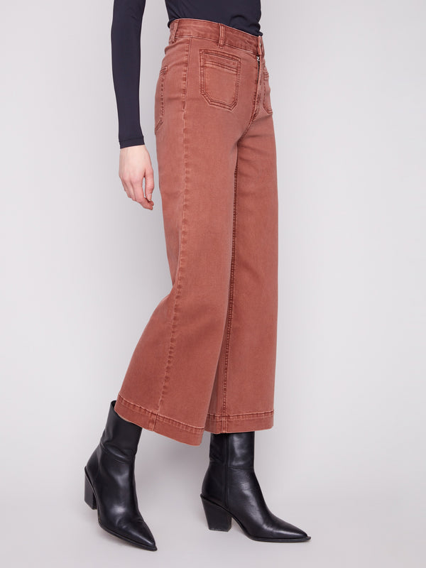 These sepia pants feature a flattering regular rise and chic design by Charlie B.