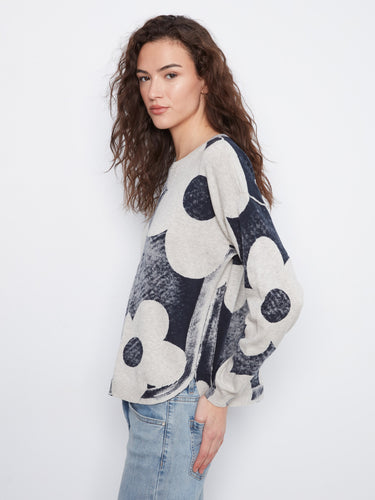 Floral pattern crew neck sweater with long sleeves for an effortless style, composed of pure cotton by Charlie B.