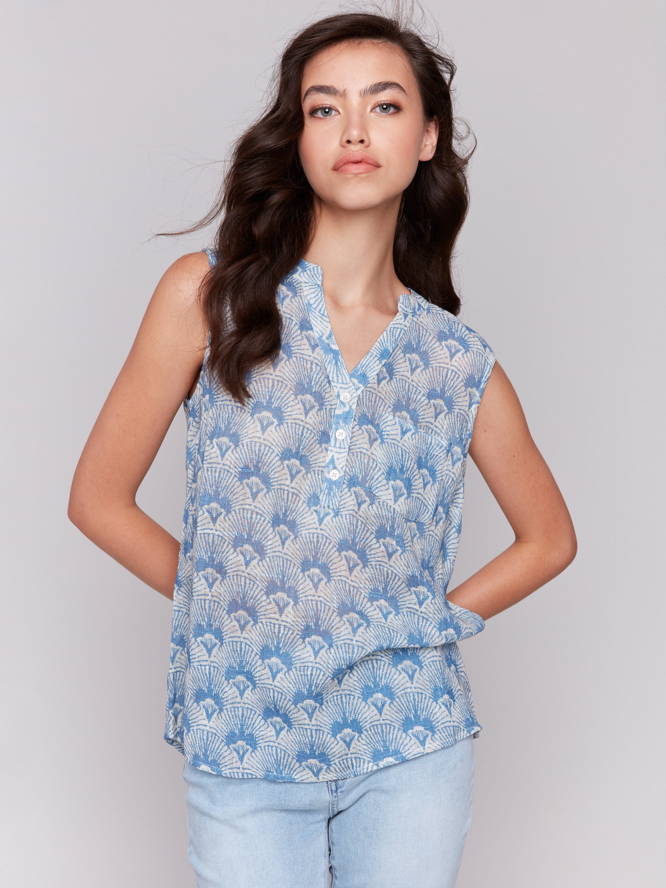Cotton gauze top with a V-neck and abstract pattern by Charlie B.