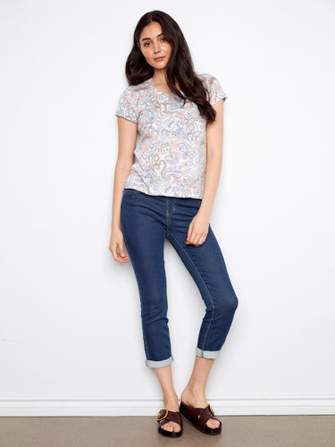 Relaxed fit t-shirt featuring a brielle-colored floral design, made from pure organic cotton by Charlie B.