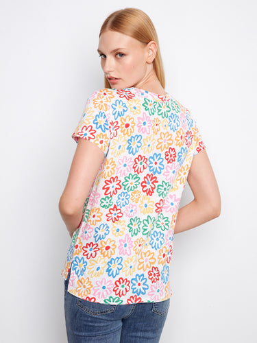 Casual floral shirt crafted from breathable 100% cotton, providing both style and ease in a relaxed fit design. By Charlie B.