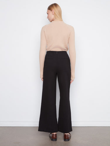 These versatile pants highlight a regular rise and modern design, making them an essential piece in your closet. By Charlie B.