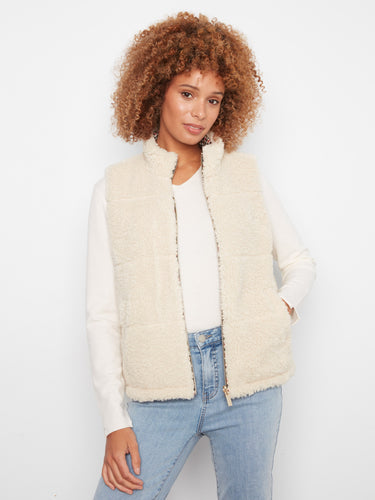 Perfectly combines fashion and function with its stylish yet practical features. By Charlie B.