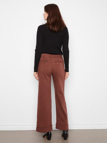 Designed with a regular rise, these pants ensure a flattering fit by Charlie B.