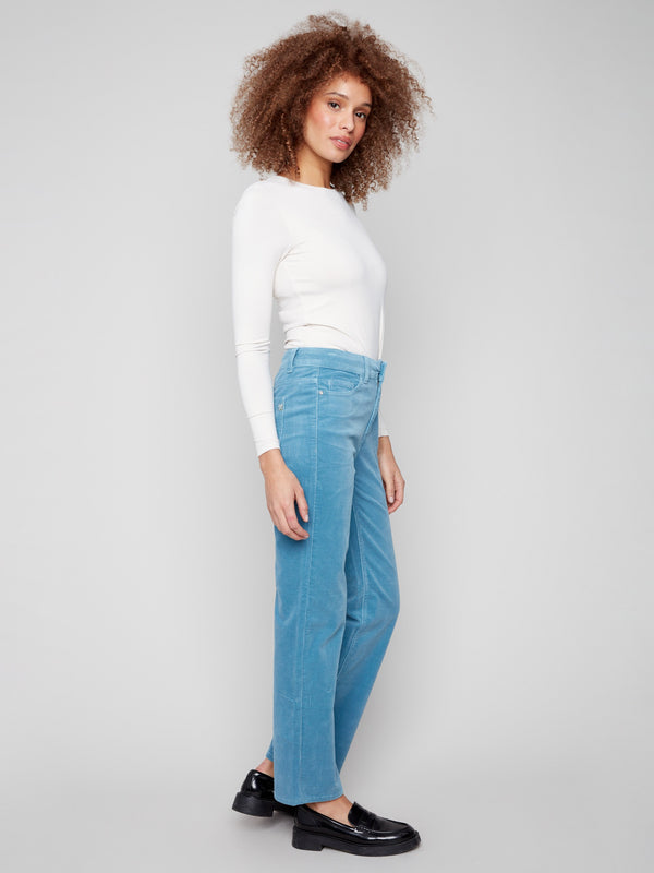 Featuring a regular rise, these Oxford corduroy pants are perfect for everyday wear by Charlie B.