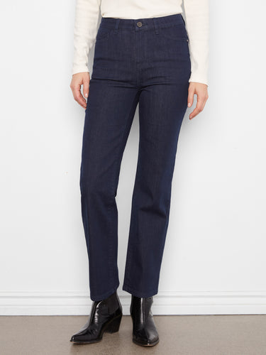These jeans offer a hidden elastic waistband, ensuring a snug fit while maintaining elegance. Experience the ease of wear by Charlie B.