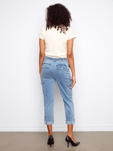 The regular rise of these jeans offers a classic silhouette, combining style with comfort. Perfectly pairs with any top by Charlie B.