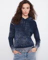 Hoodie with washed effect and ribbed cuffs, offering a comfortable fit for casual outings. Made from 100% cotton by Charlie B.